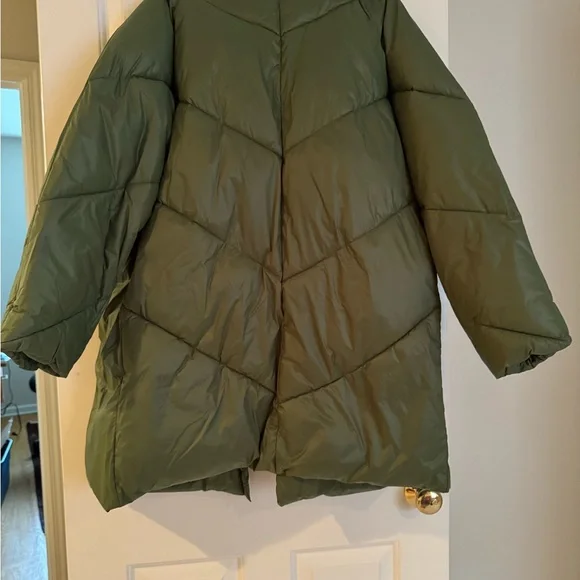J. Crew green Puffer Coat with Gold Accents - Picture 2 of 2